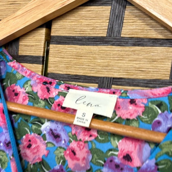 Luna Multi Color Floral‎ Ruched Dress Size Small - Picture 7 of 9